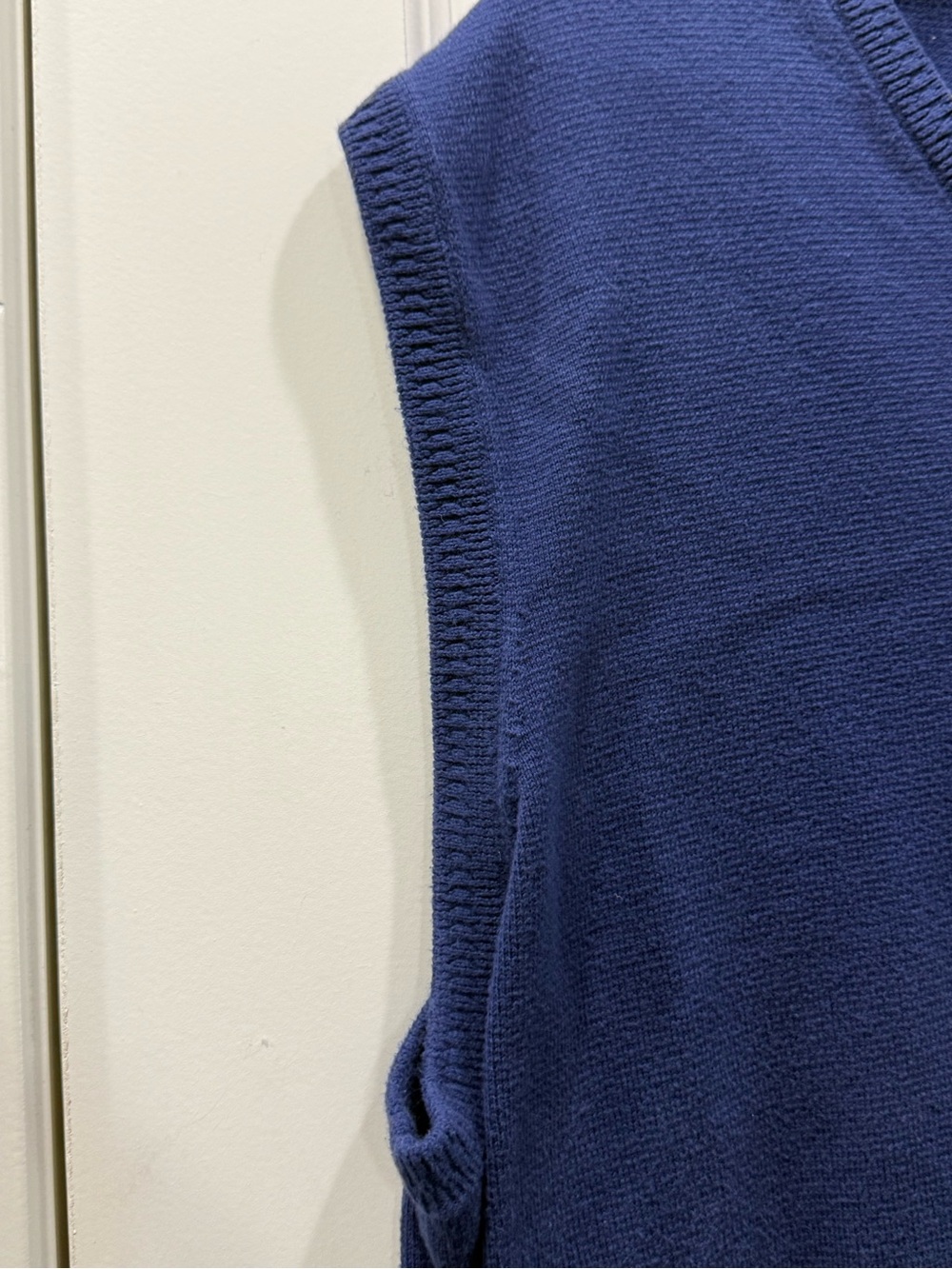 David Cremieux Men’s Blue V-Neck Sweater Vest - Picture 5 of 5